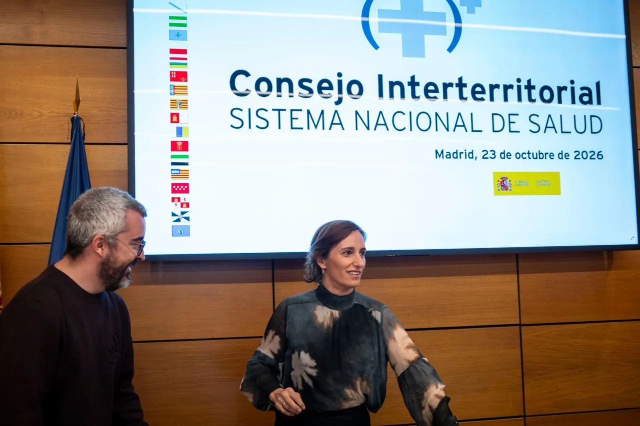 A screen reading "Interterritorial Council, National Health System, Madrid, 23 October 2026" in a room at the Ministry of Health
